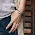 Retro Open-End Ring Design: Original Middle Finger Ring